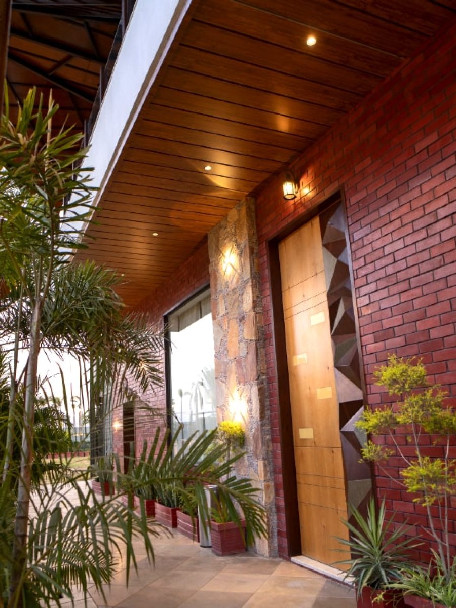 Resort With Luxury Stay In Udaipur